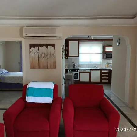 Luxury In Gold City *