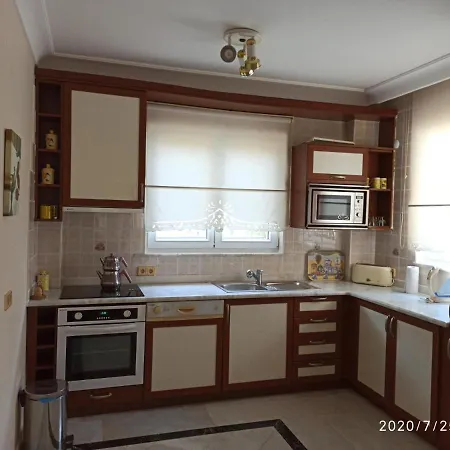 Luxury In Gold City *