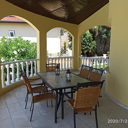 Luxury In Gold City Villa Alanya